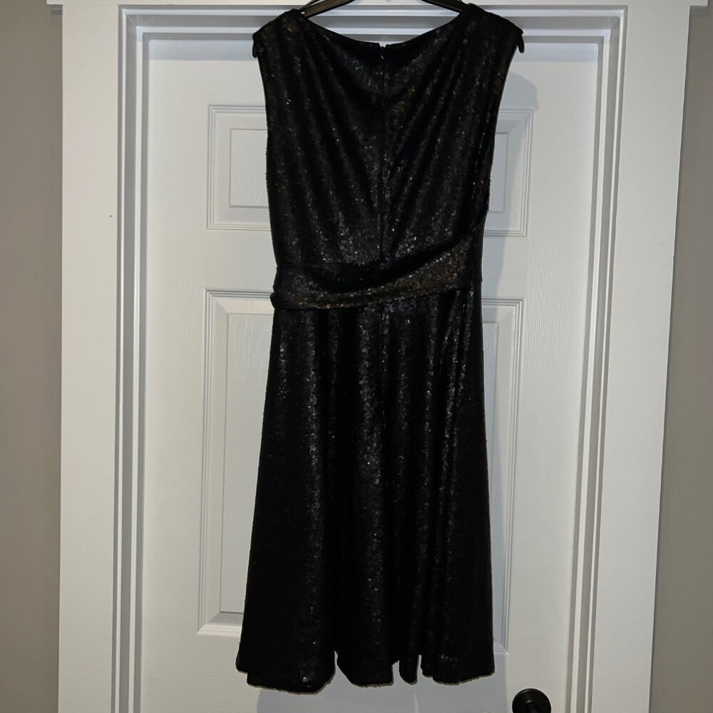 Size 8 Ladies full sequined little black dress - Picture 3 of 4